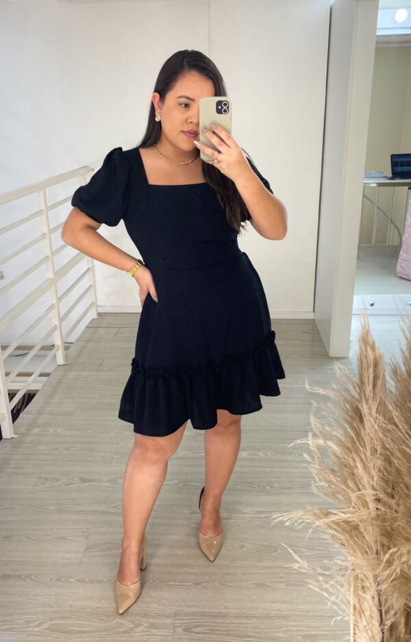 VESTIDO DECOTE QUADRADO PRETO