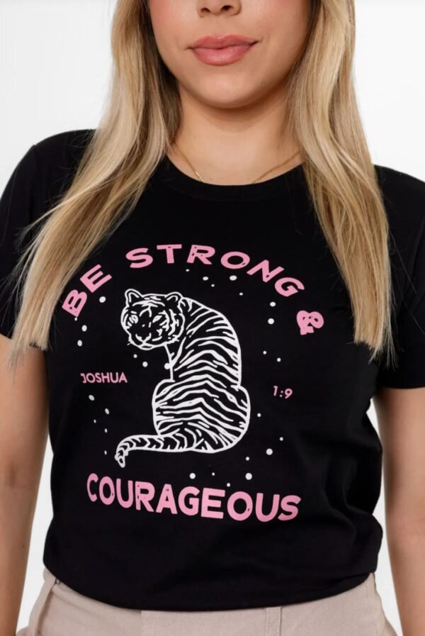 T-SHIRT COURAGEOUS PRETA - Image 2