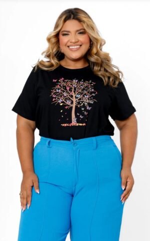 T-SHIRT PLUS SIZE ÁRVORE COM STRASS PRETA