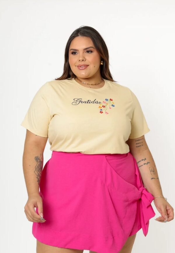 T-SHIRT PLUS SIZE GRATIDÃO AMARELA CLARA