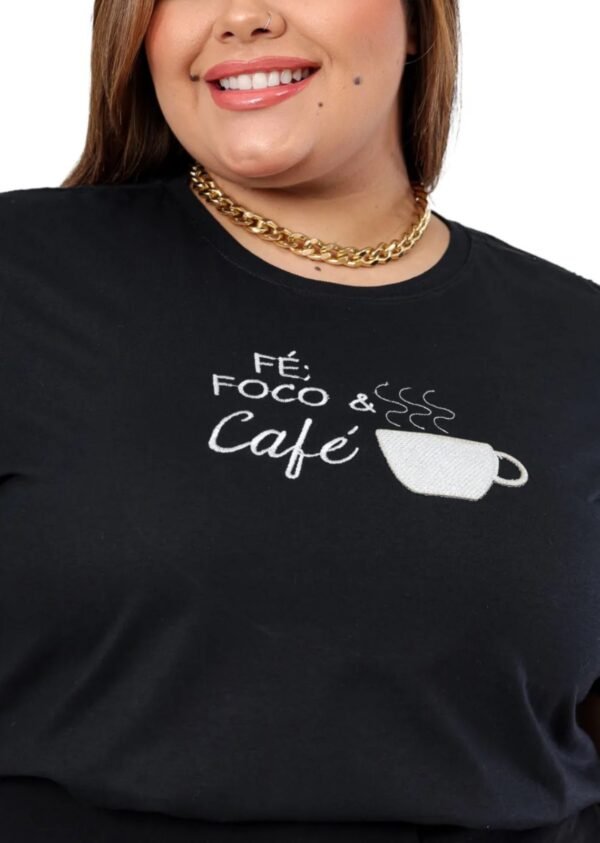 T-SHIRT PLUS SIZE CAFÉ PRETA - Imagem 2