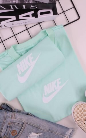 T-SHIRT NIKE VERDE CLARO