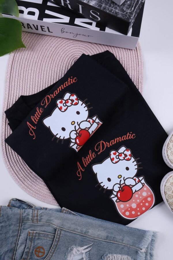 T-SHIRT HELLO PRETA - Imagem 4