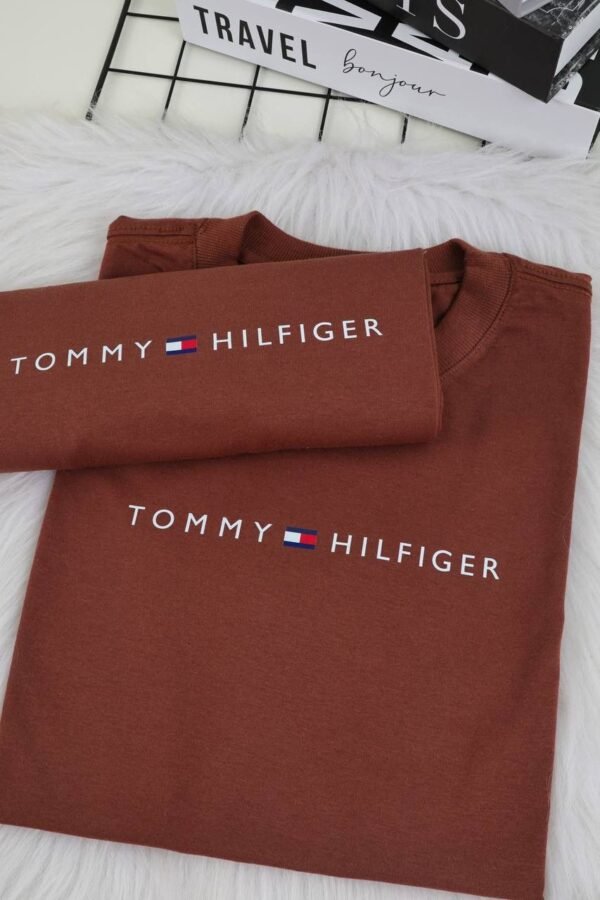 T-SHIRT TOMMY MARROM - Imagem 2