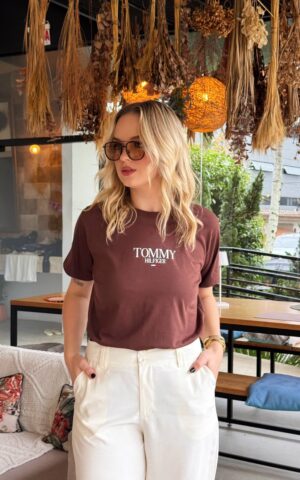 T-SHIRT TOMMY MARROM